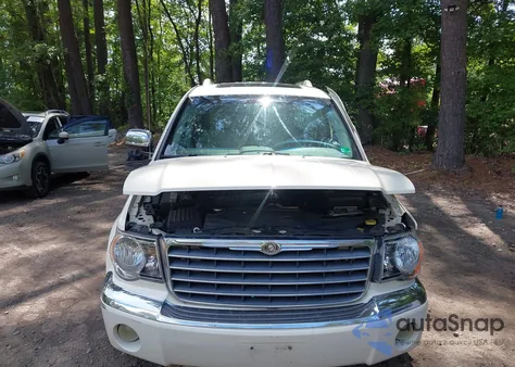 2008 Chrysler Aspen Limited from USA, damaged, VIN 1A8HW582X8F125304